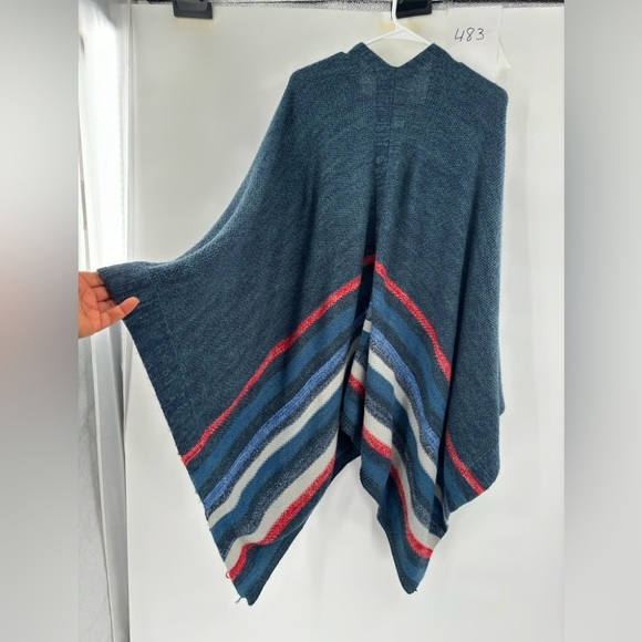 BCBGMazAzria blue striped poncho shrug shawl one size - Picture 7 of 7